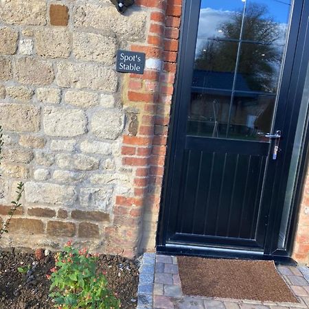 Potcote Farm Stables Accommodation Spots Stable Towcester Exterior photo