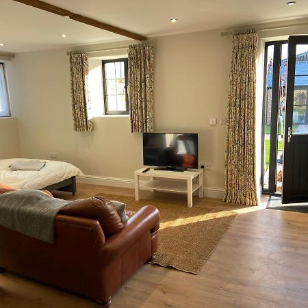 Potcote Farm Stables Accommodation Spots Stable Towcester Exterior photo