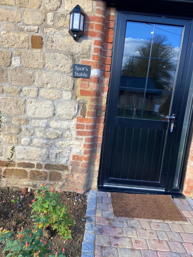 Potcote Farm Stables Accommodation Spots Stable Towcester Exterior photo